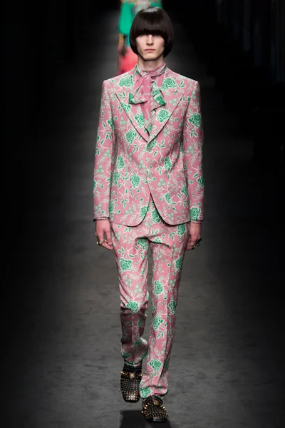 Look 40